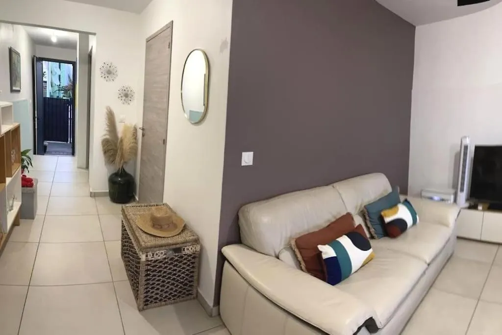 Le 136 Belle Vue Apartment Le Gosier