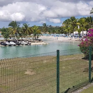 Les Pieds Dans L'eau Le Gosier (Grande-Terre)